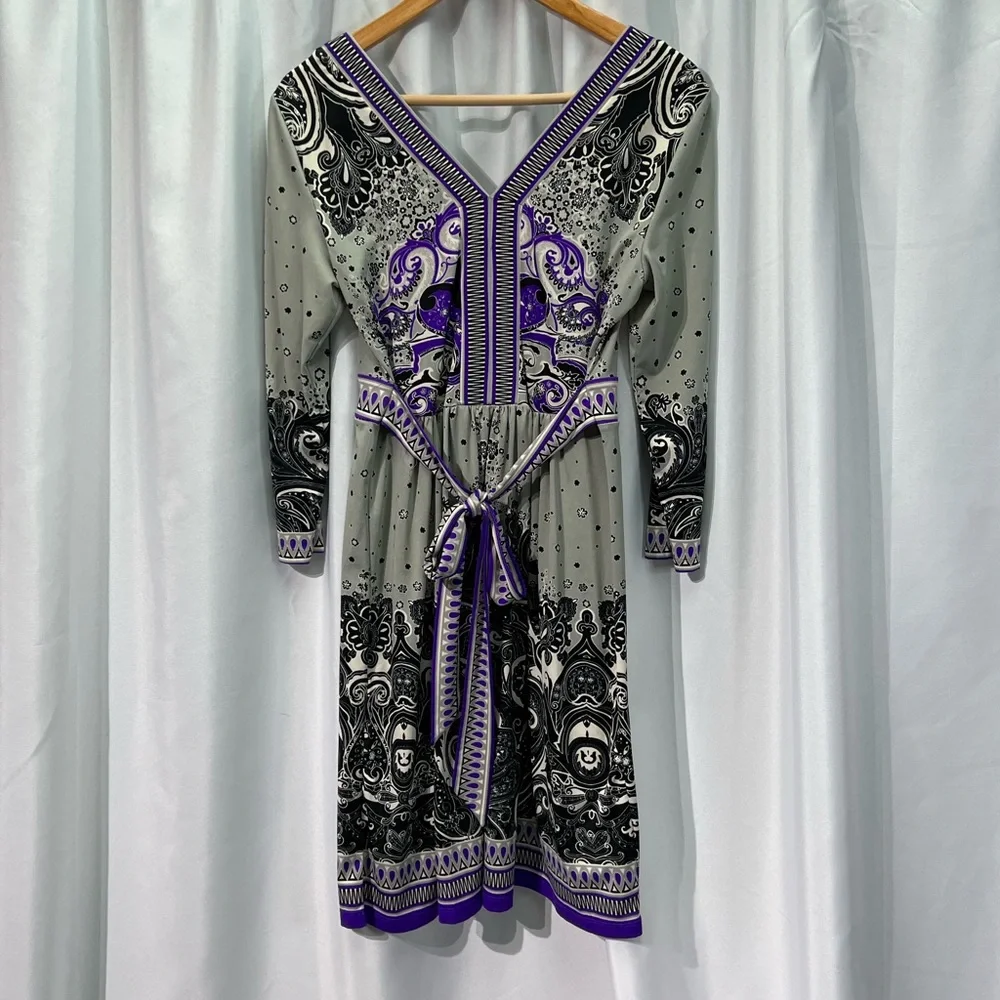 ECI New York Grey, White, Purple and Black Paisley V-neck Long Sleeve Dress - SM - Picture 6 of 10